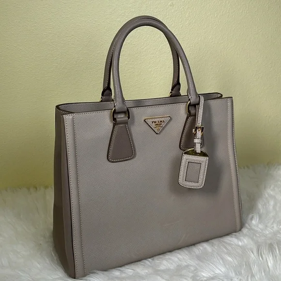 💯Authentic PRADA Saffiano Leather Medium Top Handle Tote Bag🍀 - Picture 4 of 17